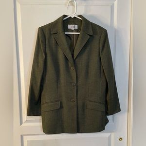 Vintage LeSuit Green Blazer. Size 14. Great pre-loved condition.